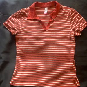 Hardly worn comfy women’s fitted cropped shirt.
